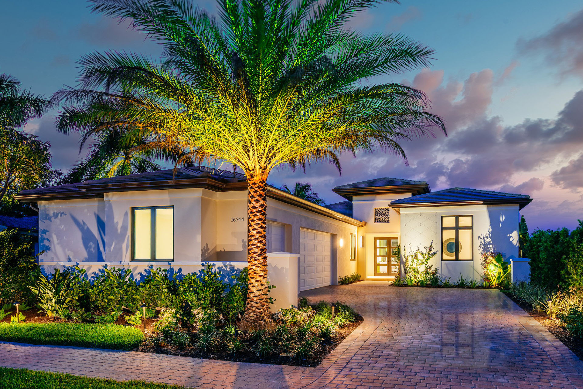 Cameron_MED_LUC54_Front Elevation Dusk 3 Header